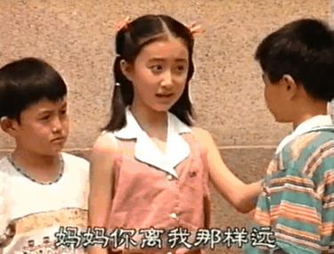 5岁出道,和刘亦菲情同姐妹,为何如今只能给当红小花做配?
