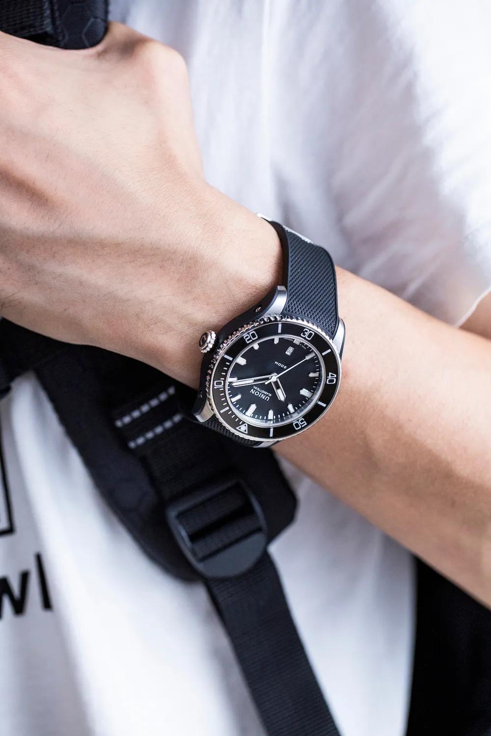 诺拉|男人啊！你被你的手表暴露了