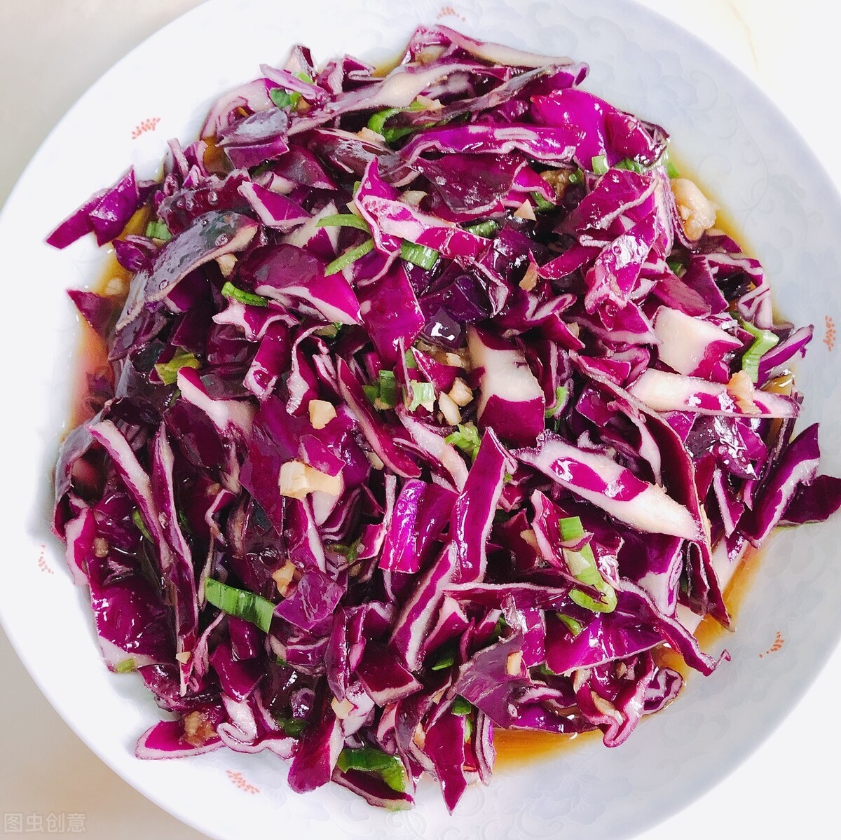 紫甘蓝怎么吃最方便简单 bf17abae5d024982be452300f6852f96.jpeg
