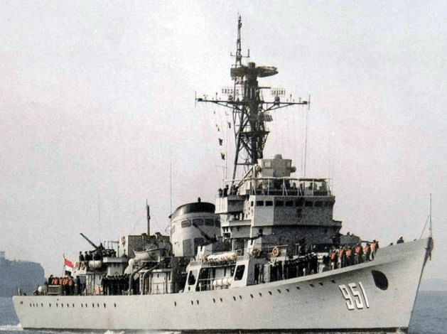 中国出口的第一艘导弹护卫舰---埃及海军纳吉姆·扎费尔号护卫舰