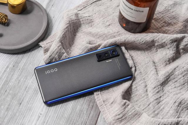 iqoo5 pro充电实测 cad29af829204f8dad31e25cafdd0437.jpeg
