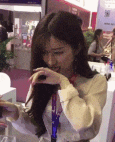 搞笑gif:哪个小姐姐是我的菜?我傻傻分不清_美女