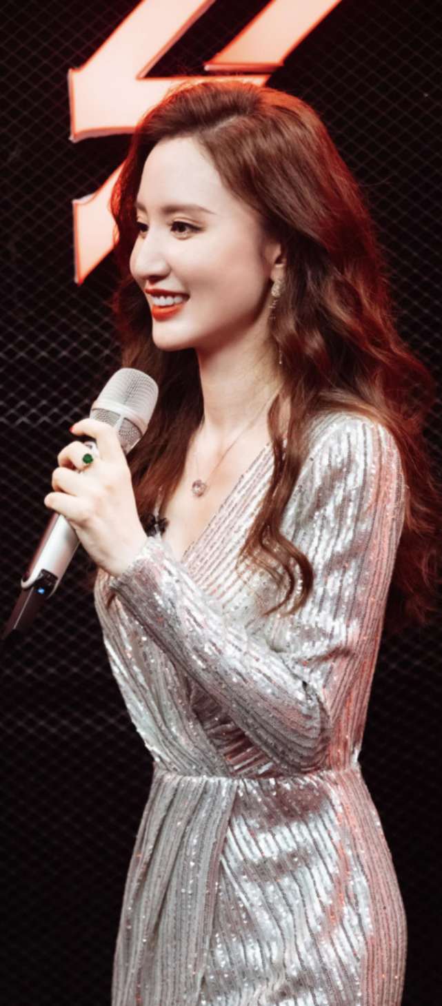 吐槽|原创吴昕和张萌同台主持,被吐槽气场太弱,到底谁不如谁?