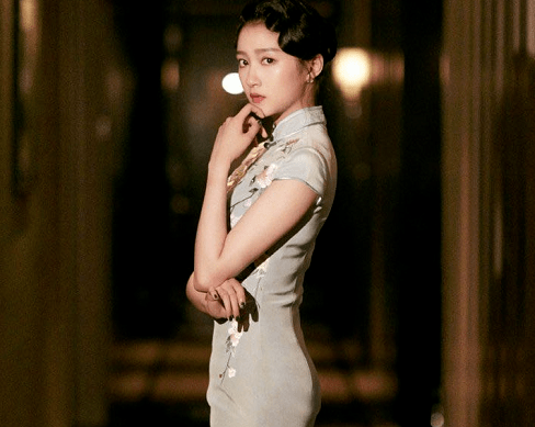 旗袍|明星穿旗袍的样子，谭松韵甜美，看到郑爽：初恋的感觉！