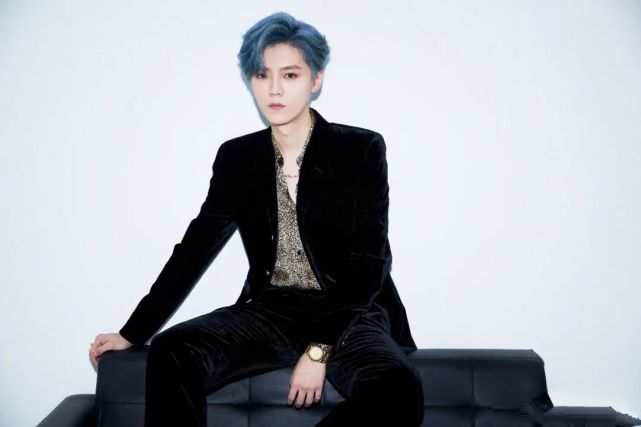 鹿晗|为跟前老板暗中较量，被嘲蹭热度无底线的她冤不冤？