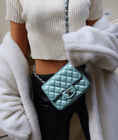 度假|盘点香奈儿2021度假系列最值得下手的包包，三个原则轻松驾驭所有