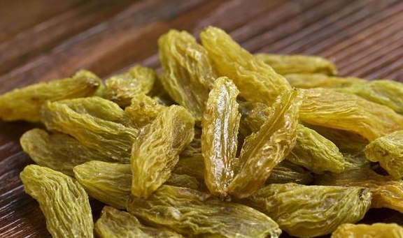 女性|最后能获得哪些好处？每天坚持吃一把葡萄干的女性