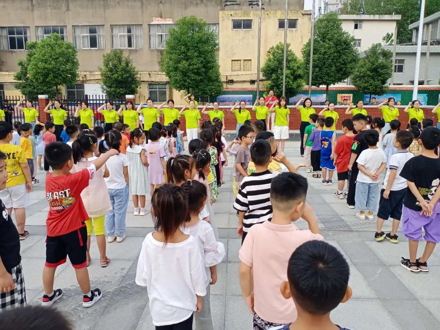 消息资讯|快乐成长 筑梦远航：驻马店开发区实验学校举行新学期开学典礼