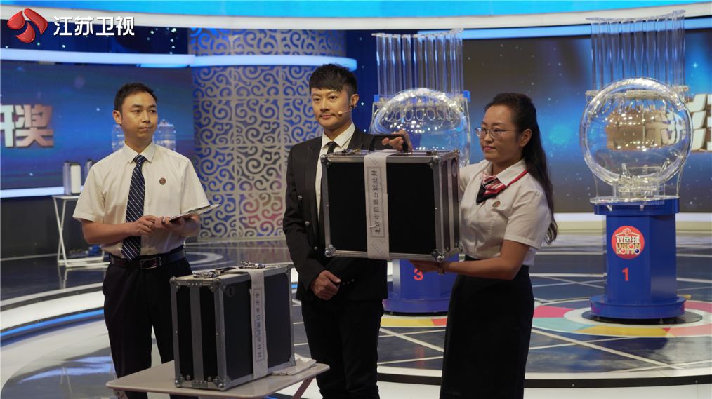 官王珏|江苏卫视《为幸福喝彩》即将开播 解锁幸福的温暖真谛