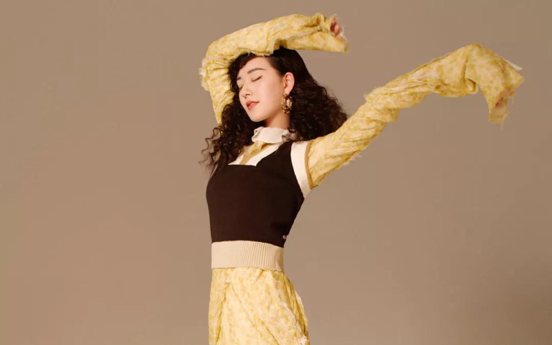 姑娘|今年秋天必备的4款单品，你有几款？