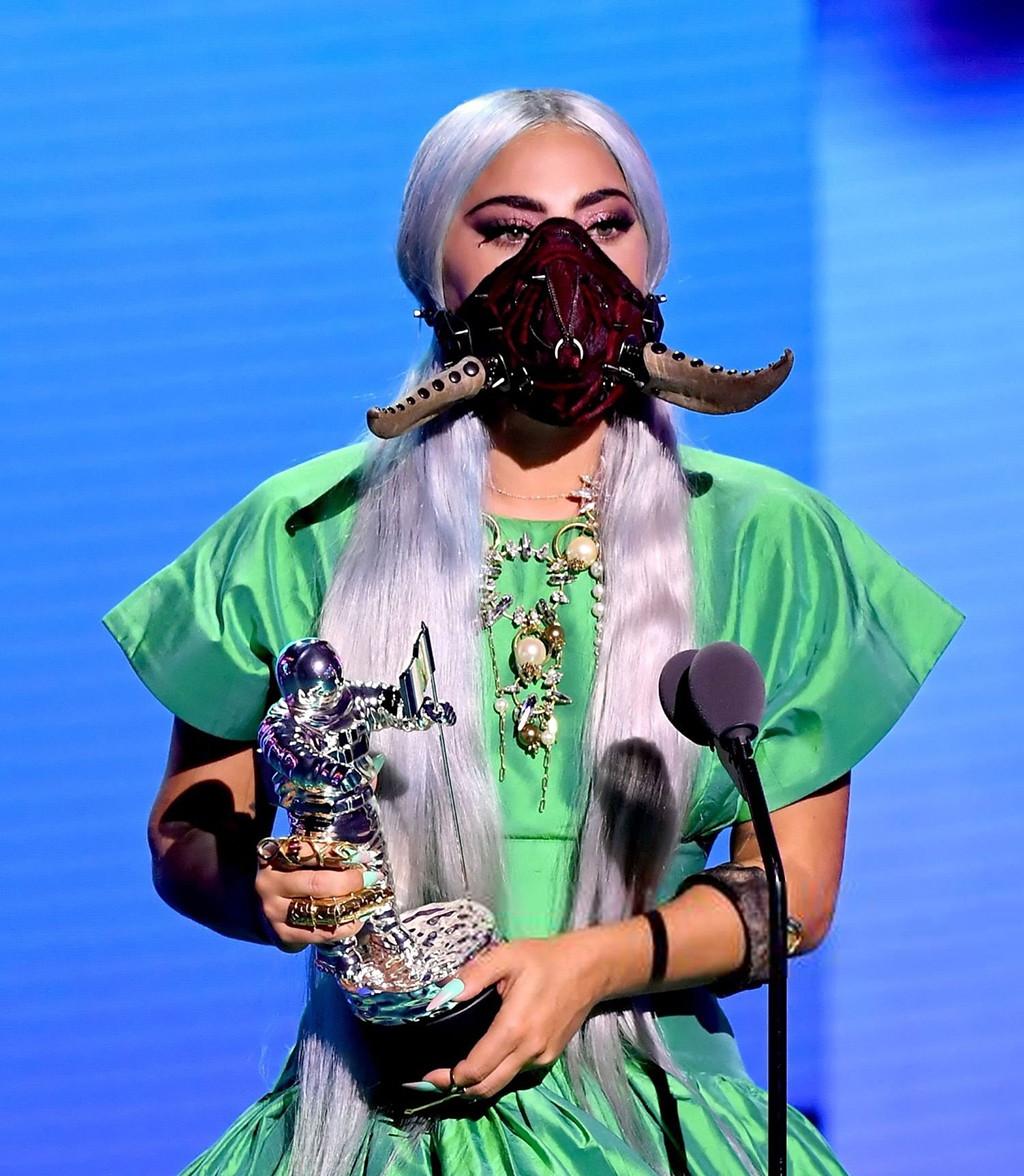Lady|Lady Gaga横扫VMA五项大奖成最大赢家，嘎嘎小姐惊艳上演变装秀