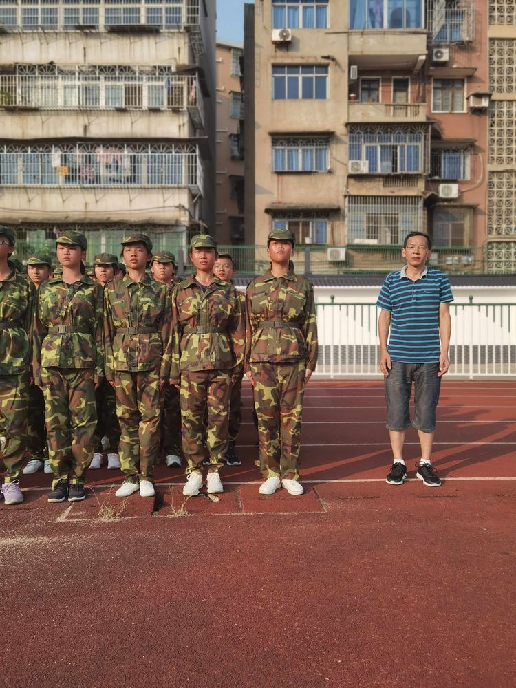 师情润|【湘乡一中军训录】DAY3 军训炼我意志，师情润我心田