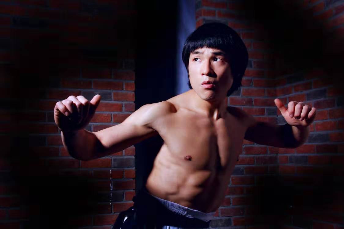 飞龙|原创现代李小龙喊话江疏影：你比秦岚强100倍，永远爱你么么哒