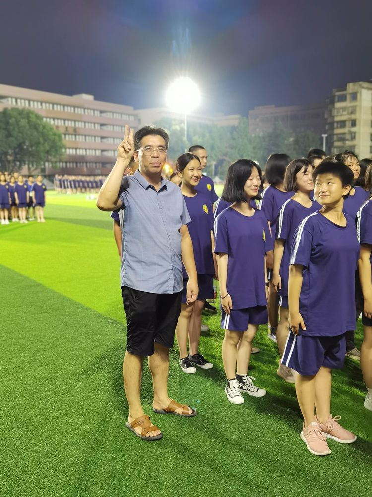 师情润|【湘乡一中军训录】DAY3 军训炼我意志，师情润我心田