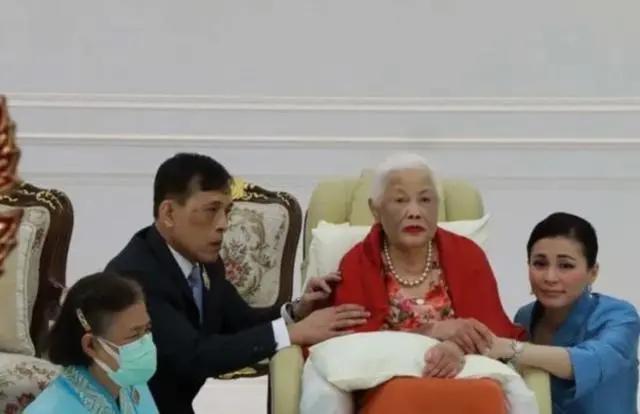 宫斗|原创泰王余情未了？亲迎被废的贵妃还朝，诗妮娜能否成为宫斗冠军？
