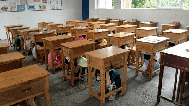 孩子|女童被风筝甩至半空，所幸只是惊吓，群众的举动真的太暖了