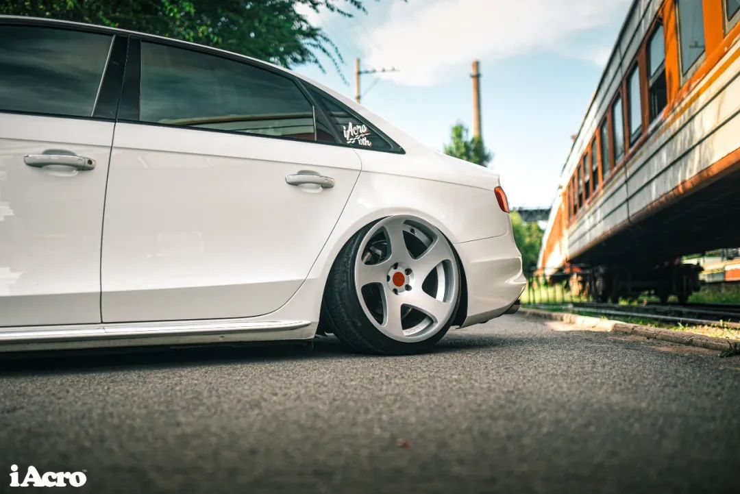 工作|iAcro设计师开什么车？