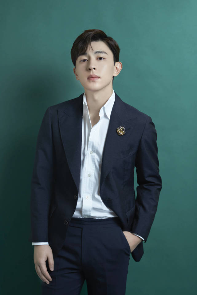 明星|原创邓伦又当了伴郎，婚礼现场被感动落泪，网友：不忘本