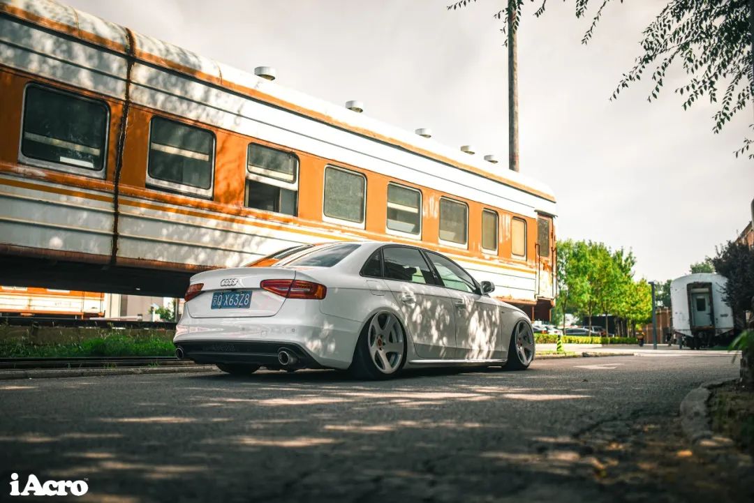 工作|iAcro设计师开什么车？