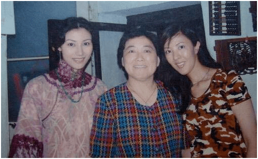巅峰|李嘉欣素颜再回颜值巅峰：女人物质一点，更容易获得幸福