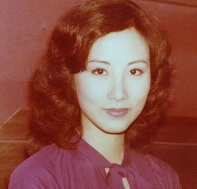 身价|原创TVB一姐身价上亿，被前男友伤到看心理医生6年，61岁才和真爱结婚