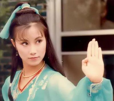 身价|原创TVB一姐身价上亿，被前男友伤到看心理医生6年，61岁才和真爱结婚