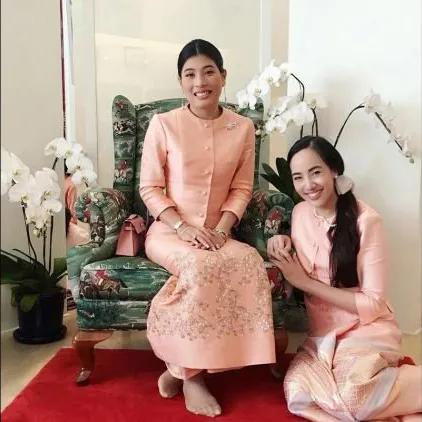 国王|不到一年，废妃回宫，甄嬛传都没这么精彩，科普国王的家庭成员