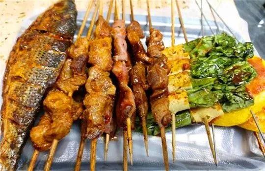 烧烤摊|带你寻找隐藏的“撸串小破店”~吃遍大连-街巷胡同里的滋味才最吸引人