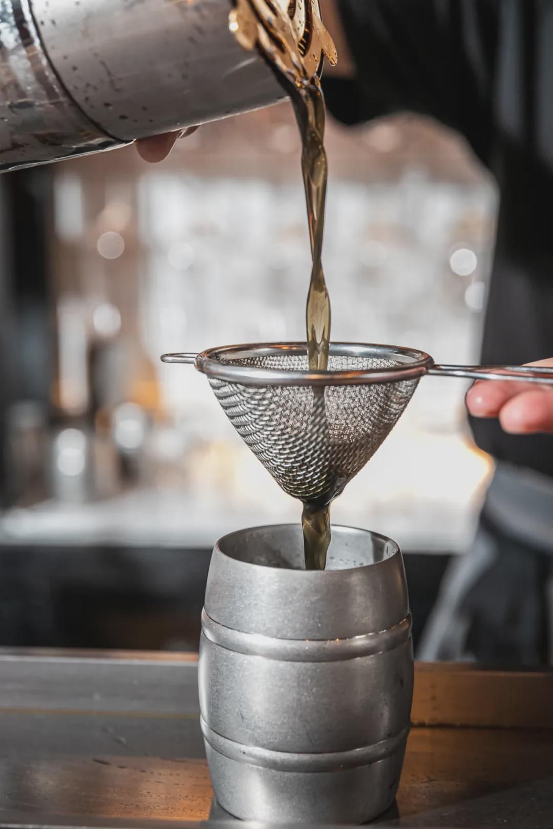 上海|愚园路明星聚集地,@黄觉 就能喝酒!