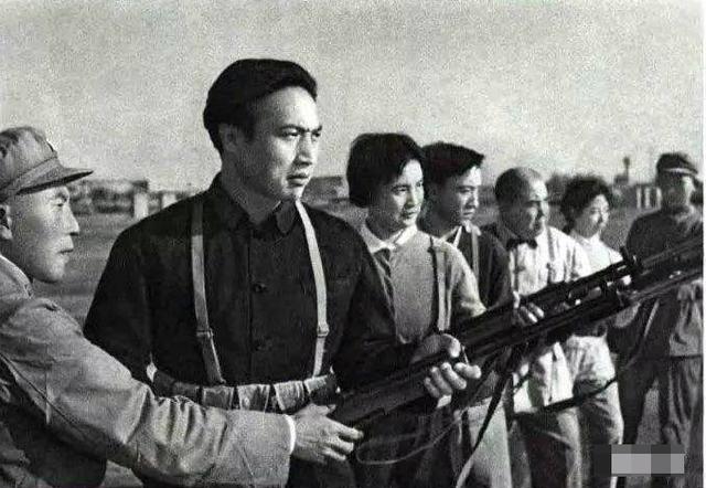 や*う様 中国文化革命時の切手 鋼琴伴唱京劇 紅灯記主人公李玉和 5枚連刷 ffceff86f51e4fd8a33a7535f4fb04