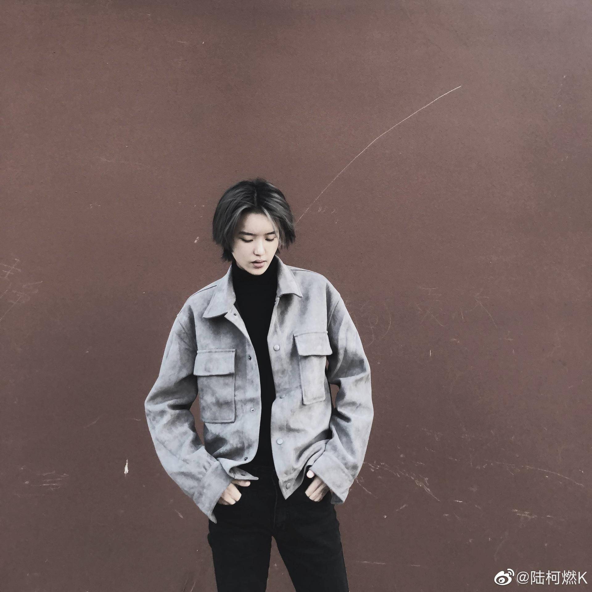 李斯丹妮|揭秘为啥李斯丹妮、蔡徐坤、权志龙穿着 Balenciaga Prada新潮流看来很高级？