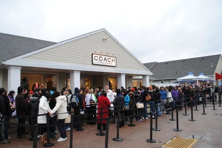 Coach|杨紫为代言Coach减重10斤?可品牌做公益也没法洗白辱华的事实...