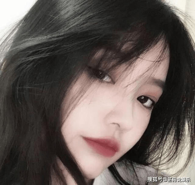 可爱头像女生 541aae5628134730bb873b7893eda350.png