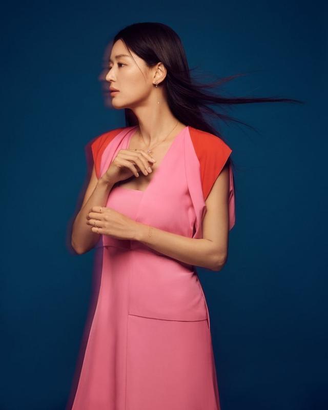 颜素颜|全智贤婚后生活也一样！顶级神颜素颜被老公嫌弃，完美身材也怕胖