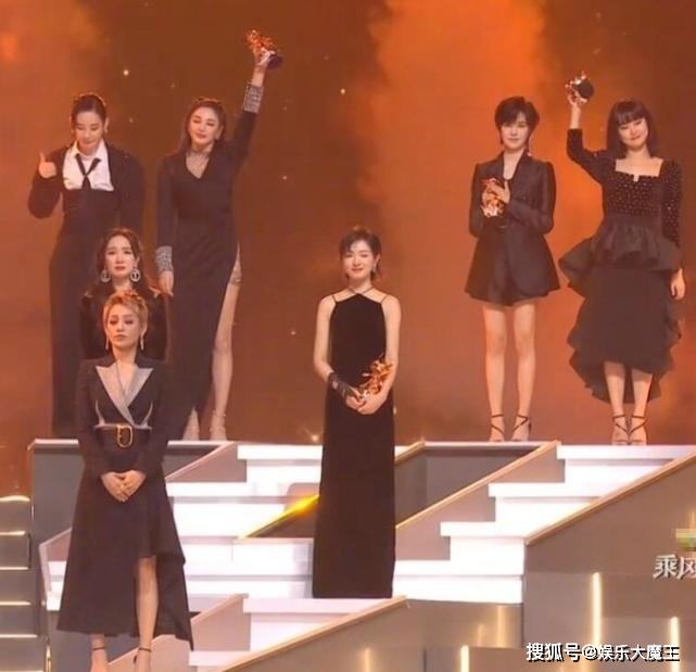 浪姐成团采访似修罗场，宁静黑脸火药味浓，李