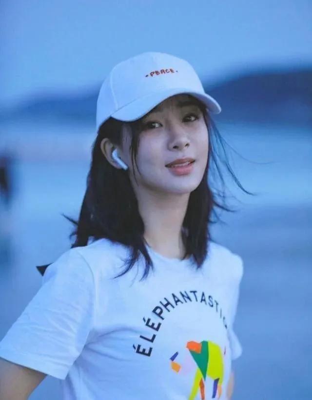 Coach|杨紫为代言Coach减重10斤?可品牌做公益也没法洗白辱华的事实...