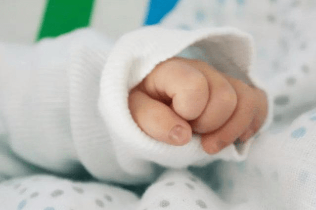 孩子|如何给孩子正确加衣？“三捂二凉”原则，让娃轻松换季天气转凉