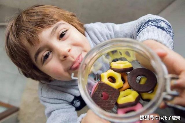 孩子|14岁后很难再长高，家长要及时纠正孩子睡觉前若有这几个习惯