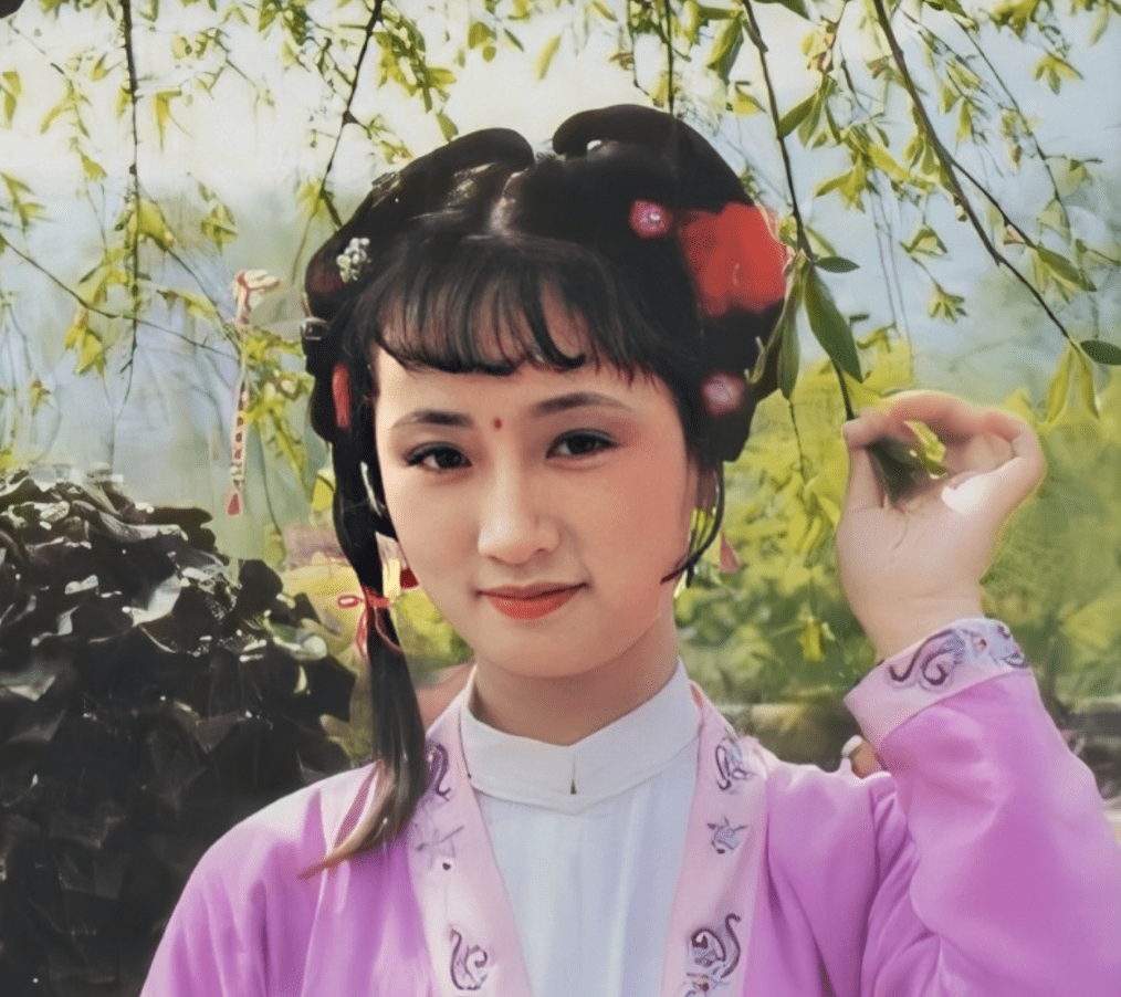 史湘云|史湘云特意嘱咐薛宝琴，毫无芥蒂的一句话，道出不敢说的真相