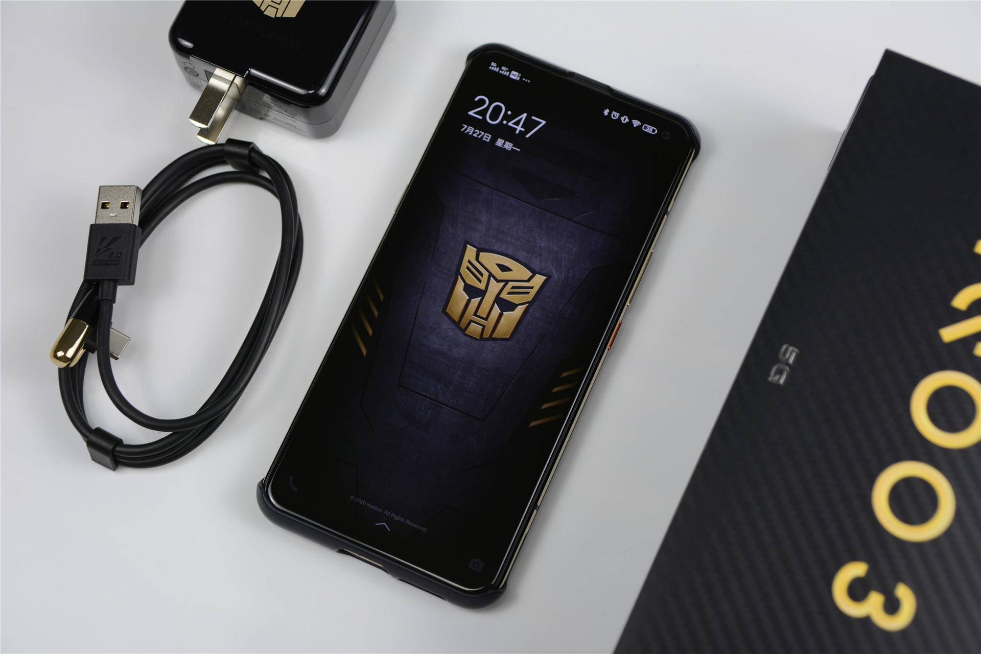 手感|iQOO 3变形金刚限量版，手感一流，要的就是这个范儿