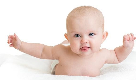 维生素|宝宝一定月龄之后，维生素AD和鱼肝油，你选对了吗？