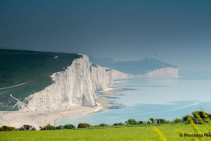 七姐妹白崖(seven sisters 位于离布莱顿不远的seaford 因有七座