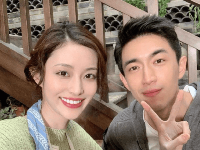 怎么才能当上明星的女朋友 17ed379a7c7541a7abe5b2e7019cf516.png