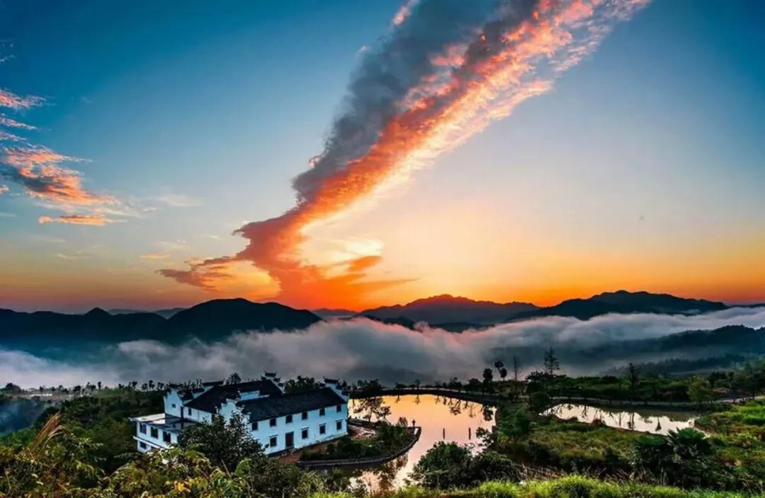 东阳天山村,一座飘浮于云端的古村落,景色优美,气候宜人,拥有700多年