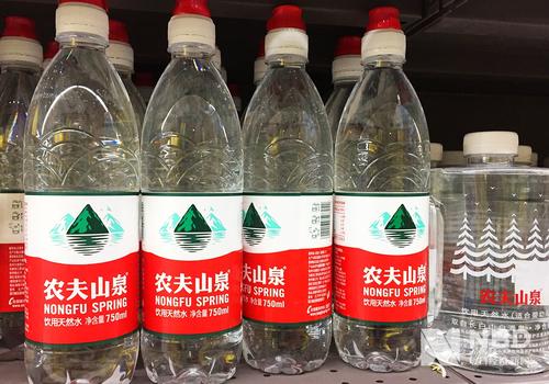 新品|不是喜剧：半小时中国首富，农夫山泉，凭什么？