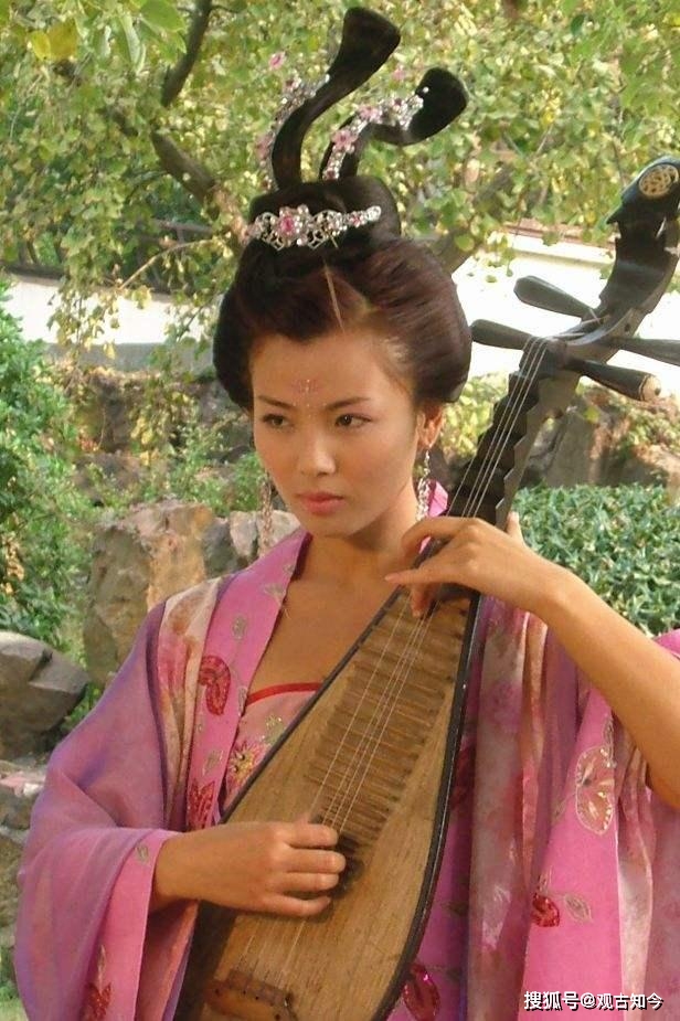她19岁嫁给李煜29岁香消玉殒临终前遭丈夫和妹妹背叛