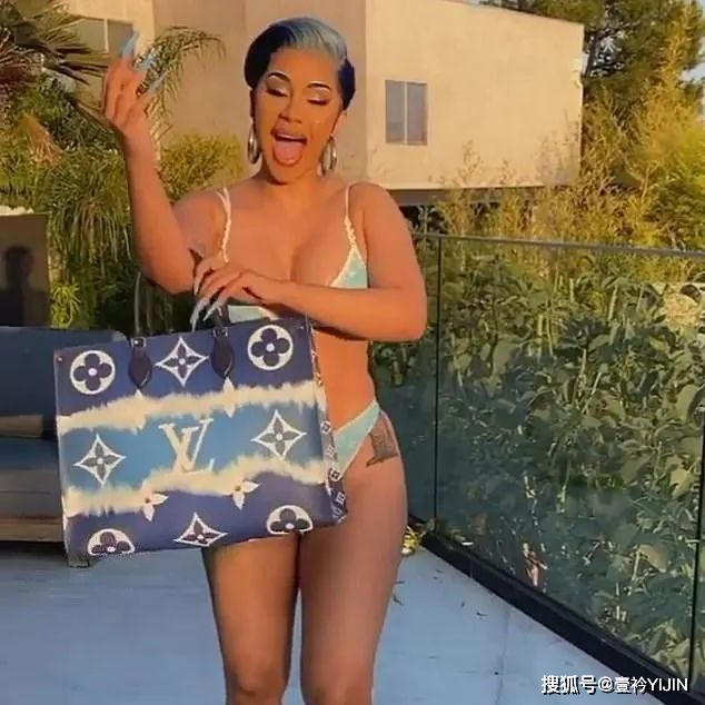 来源|不会打鸣的脱衣舞娘不是好Rapper!卡老师的入党申请书我们已经收到了,Skrr~