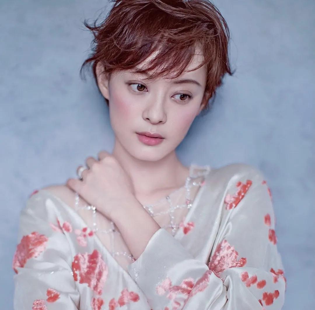 五官|明明撞了杨幂嫩牛五方原生脸，她却能被全网狂吹顶配和高级，凭什么？