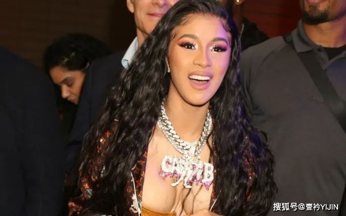 来源|不会打鸣的脱衣舞娘不是好Rapper!卡老师的入党申请书我们已经收到了,Skrr~