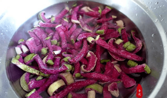 紫色心萝卜怎么吃 3d978652293b4951bf1d219780bfeeb3.png